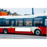 propaganda atrás do ônibus